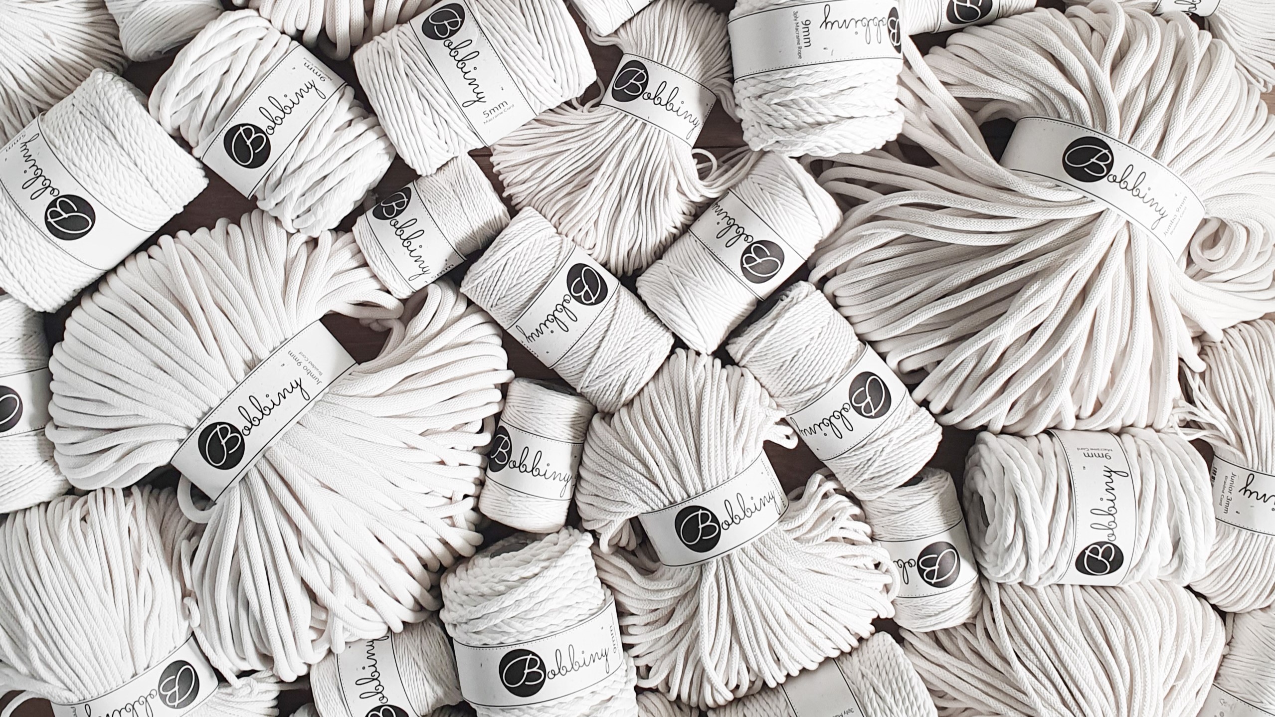 Kolekcja Jesień/Zima 2022 - Złamana Biel